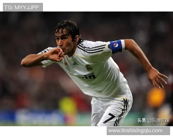 足球球星潘德的绿茵传奇与辉煌岁月全景解析