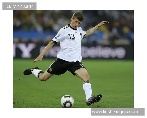 德国足球传奇球星高清图片展示 展现德国足坛风采与经典瞬间
