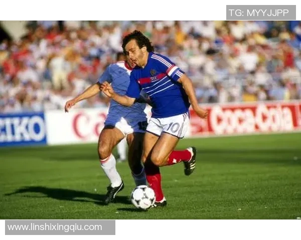 天下足球最强十大球星排名解析 谁是足坛真正的传奇巨星 天下足球最强十大球星排名解析 谁是足坛真正的传奇巨星